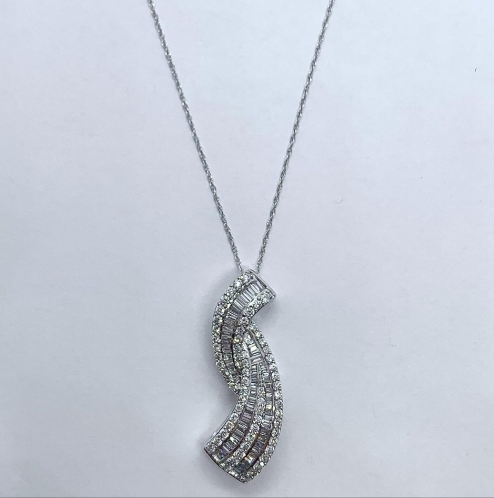 14k White Gold .98cttw Diamond Baguette